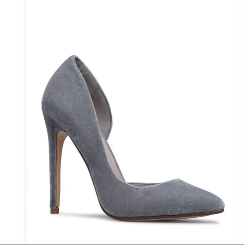 Deetra Grey Velvet 4.5” Heel SHOEDAZZLE size 8